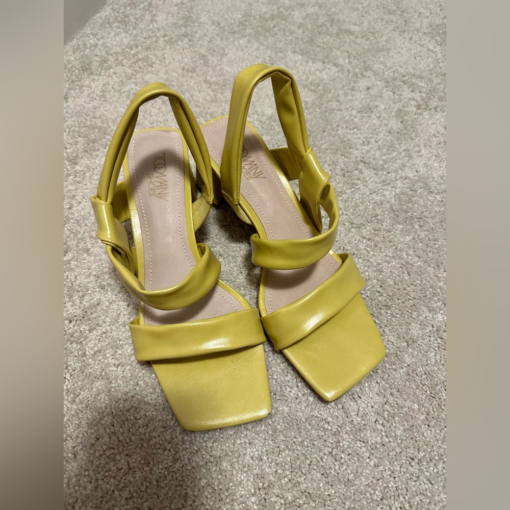 Ike brand new yellow sandal